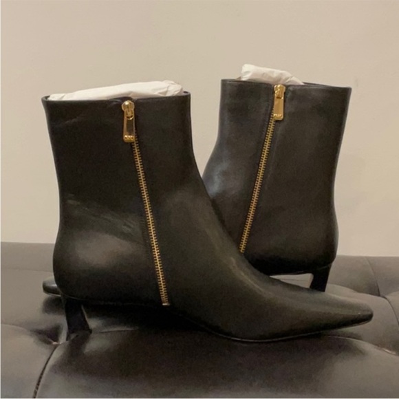 NWOT MICHAEL Michael Kors Black Kitten Heel Ankle Boots - Picture 6 of 6